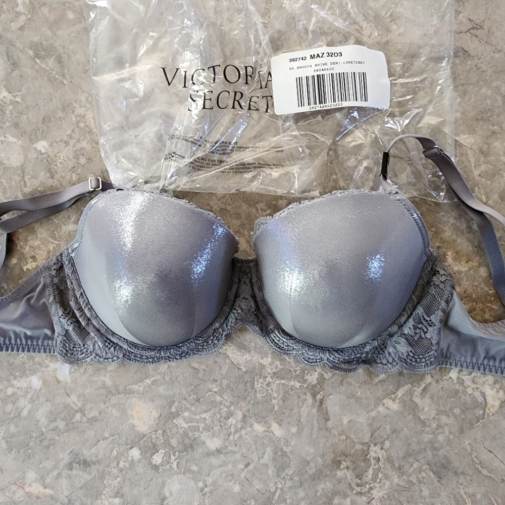 NWOT Victorias Secret Dream Angels Demi Lightly Lined bra 32DDD